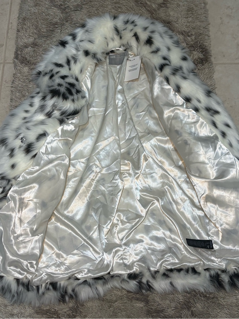 ASOS Brand New With Tags Snow Leopard/Dalmatian Fluffy Faux Fur Jacket Size 6 - Picture 7 of 11